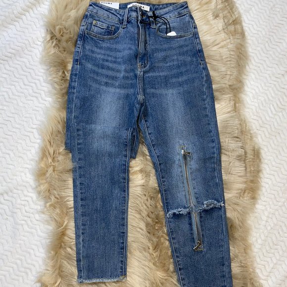 Denim - High Fashion Blue Jeans with Zipped up Knee Skinny leg Stretchy - Picture 2 of 4